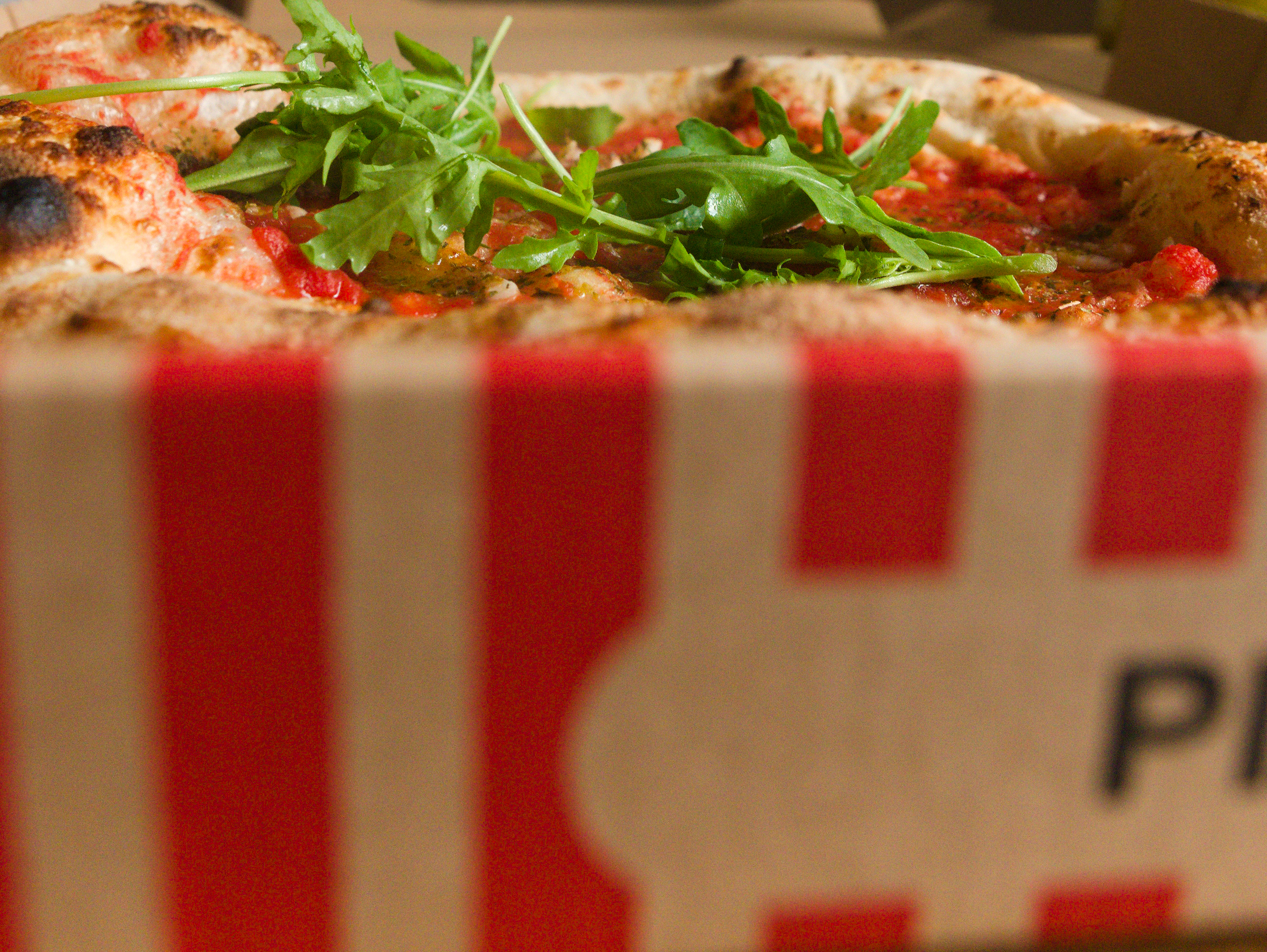 Pizza Funghi und Diavola. Bio Wurst von bioverde. Detmold